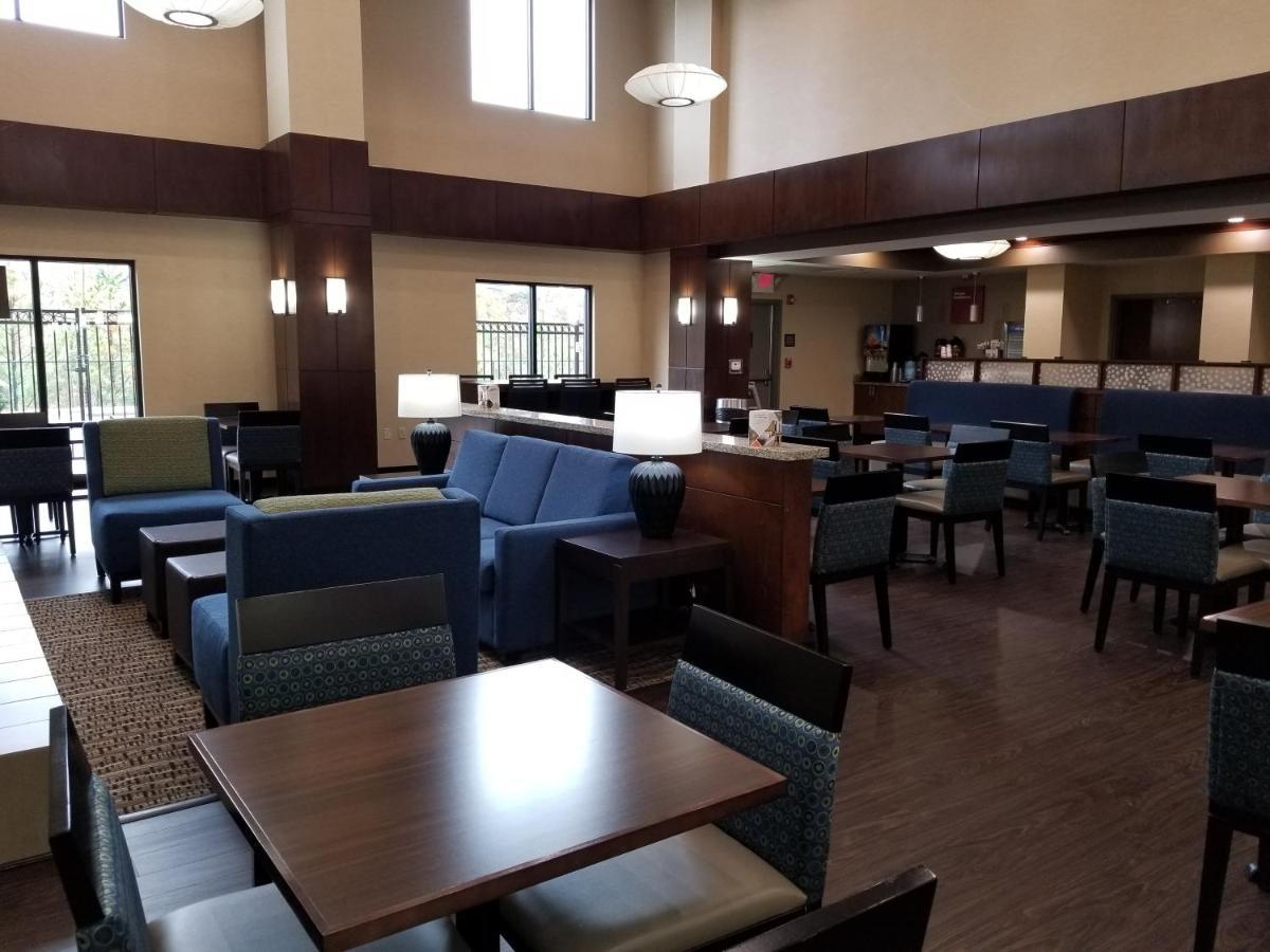 Comfort Suites Little Rock West Екстер'єр фото