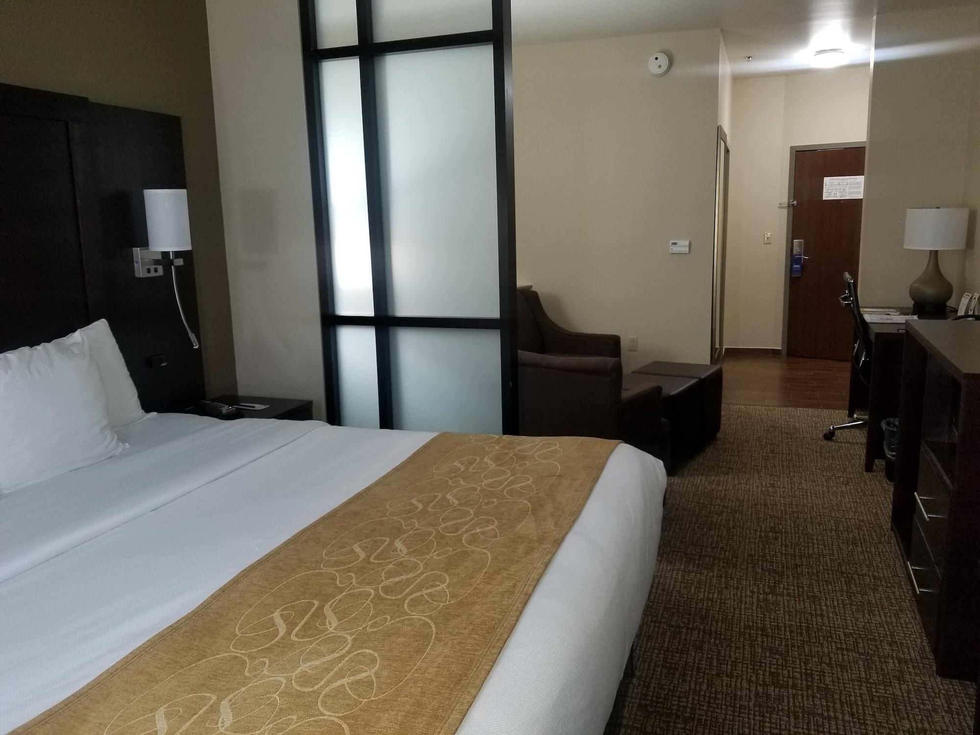 Comfort Suites Little Rock West Екстер'єр фото