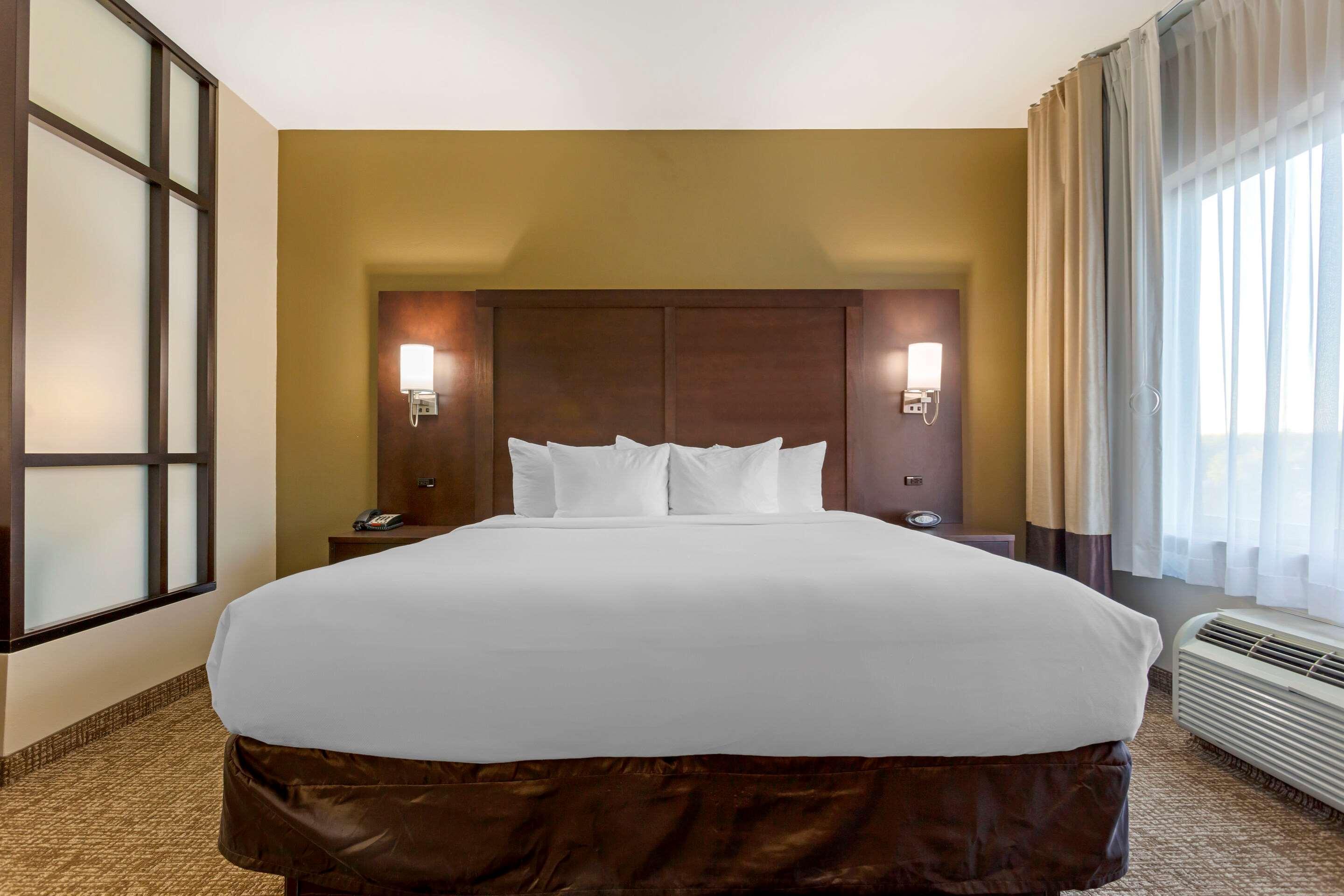 Comfort Suites Little Rock West Екстер'єр фото