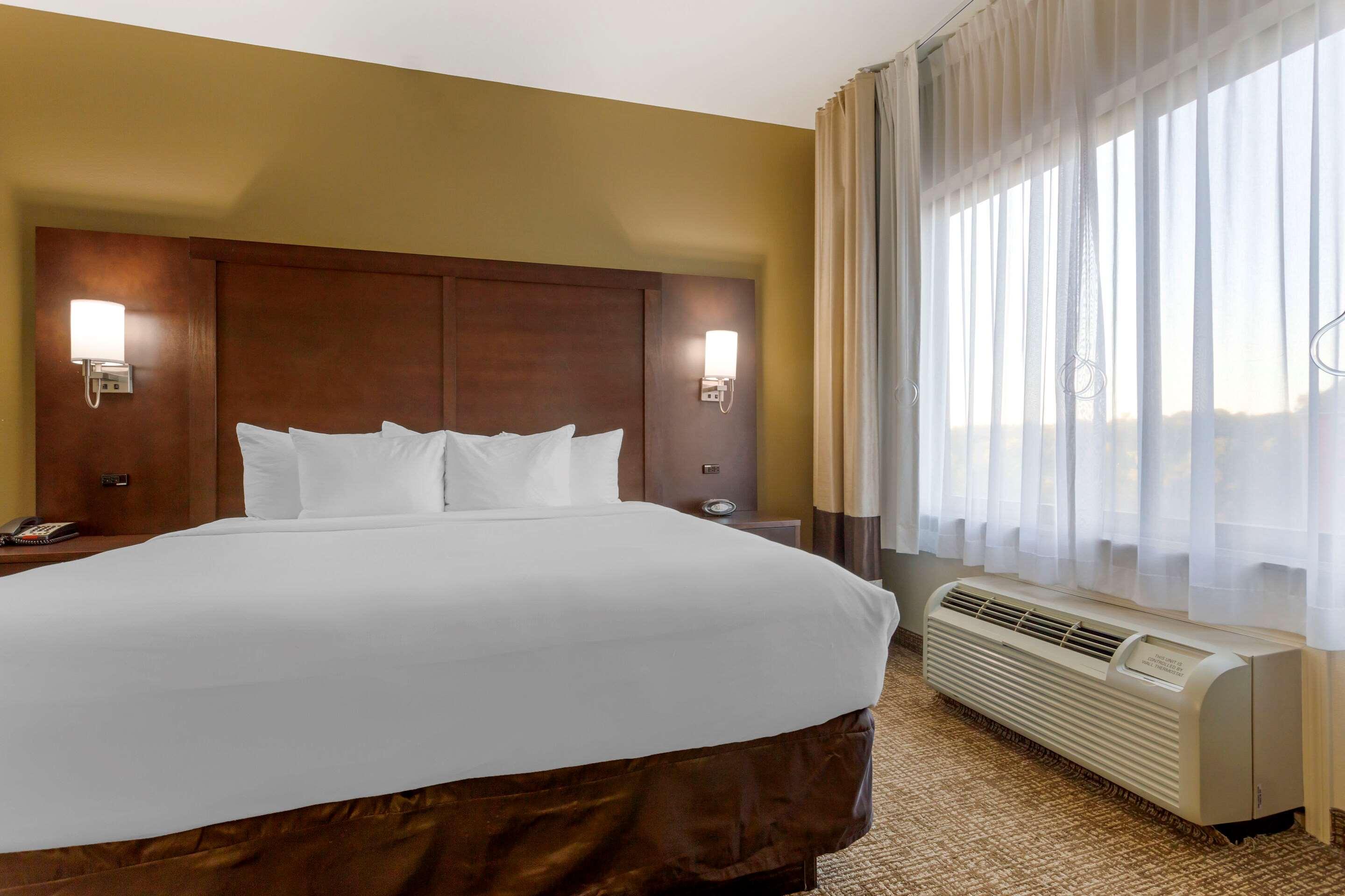 Comfort Suites Little Rock West Екстер'єр фото