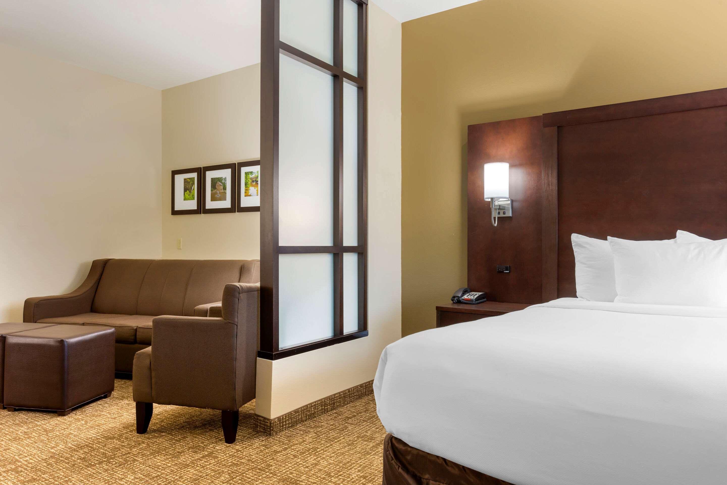 Comfort Suites Little Rock West Екстер'єр фото