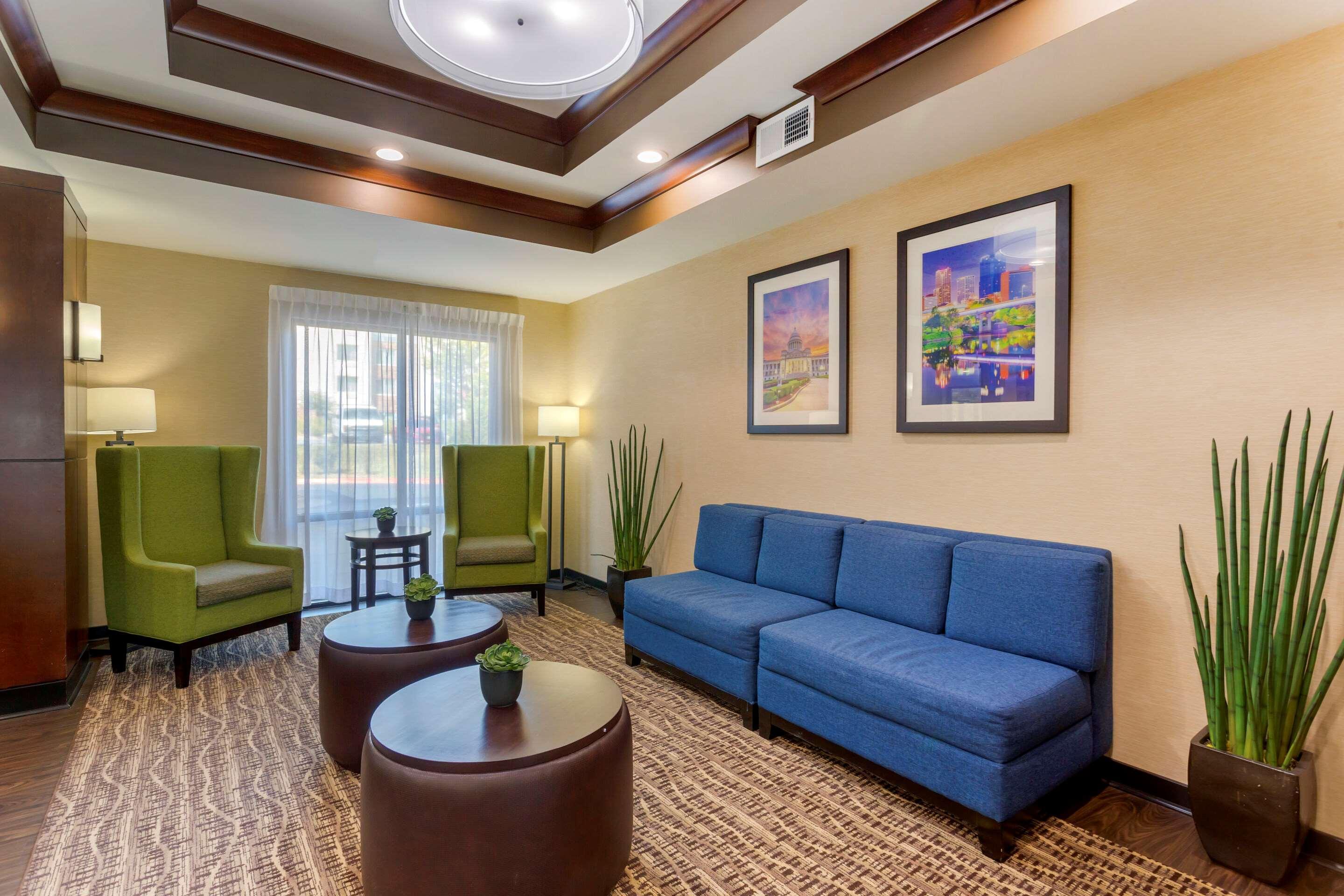 Comfort Suites Little Rock West Екстер'єр фото