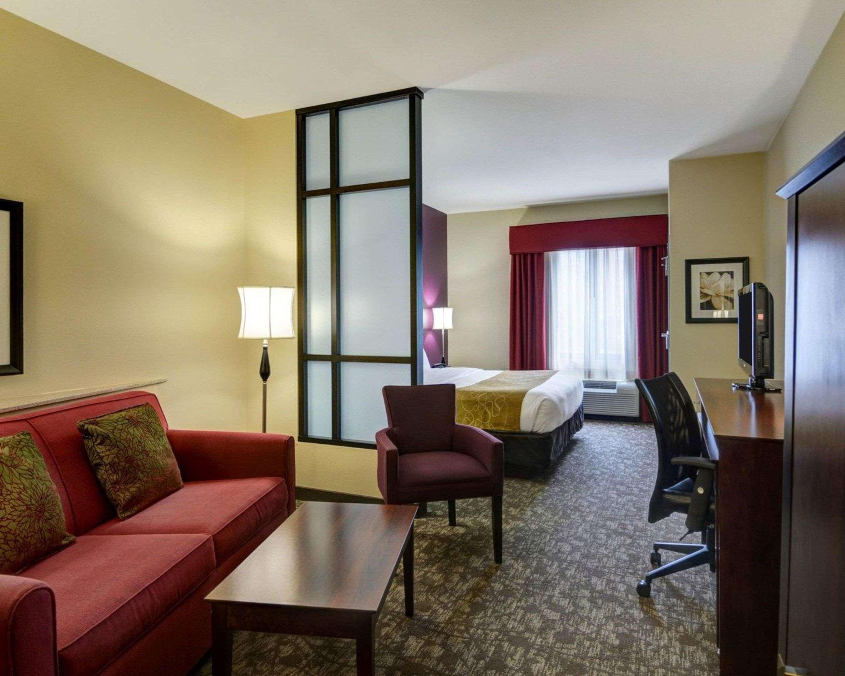 Comfort Suites Little Rock West Екстер'єр фото
