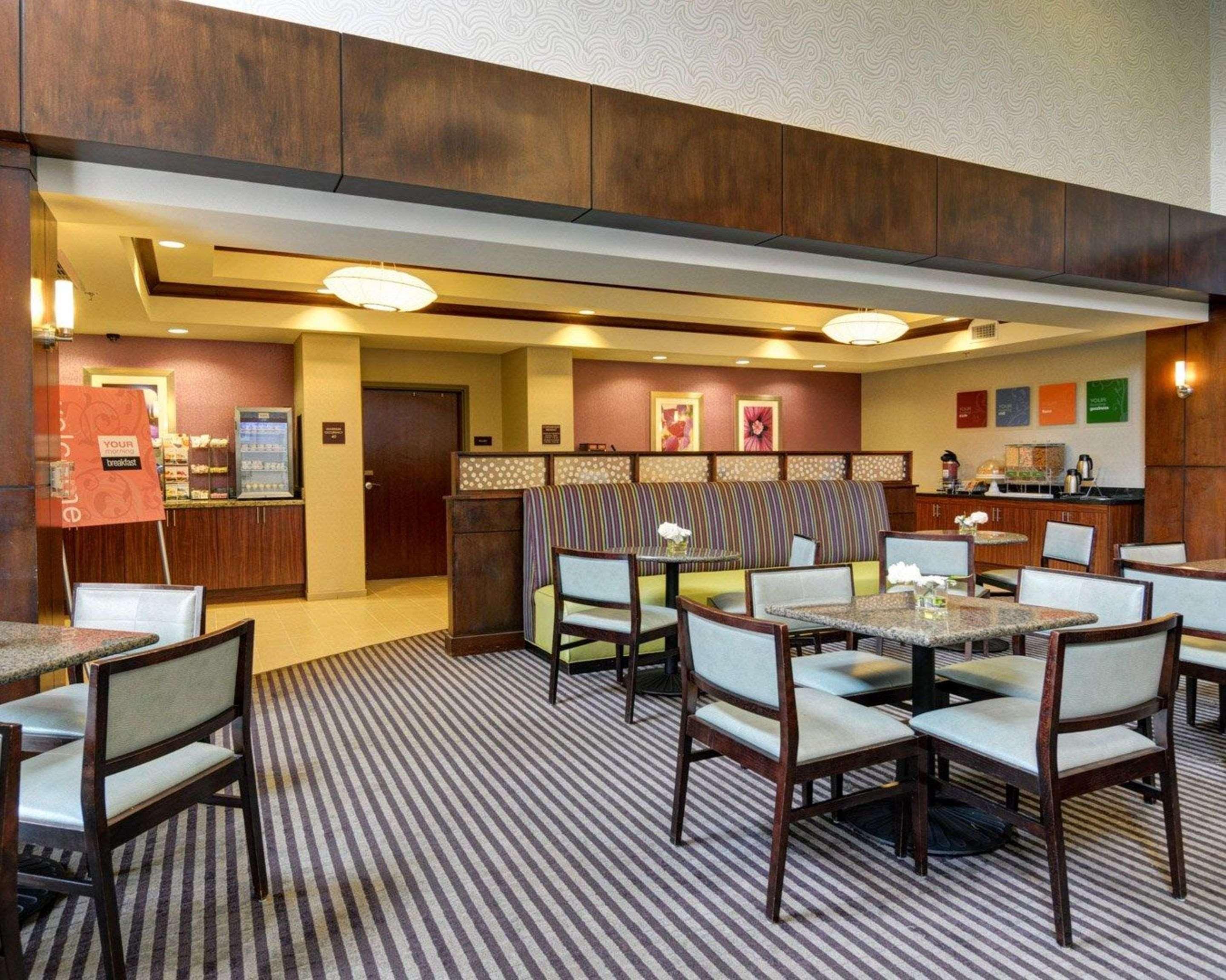 Comfort Suites Little Rock West Екстер'єр фото