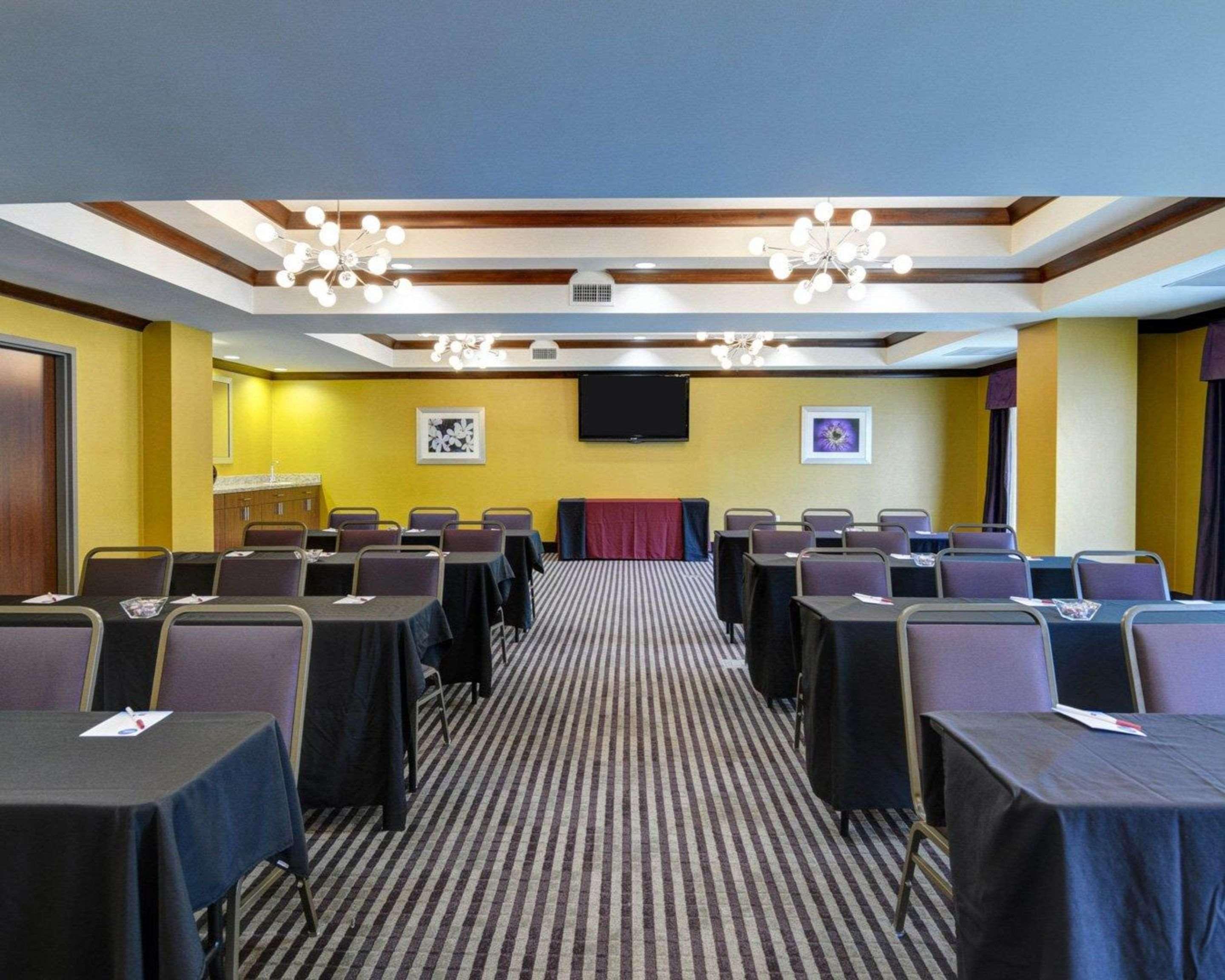 Comfort Suites Little Rock West Екстер'єр фото